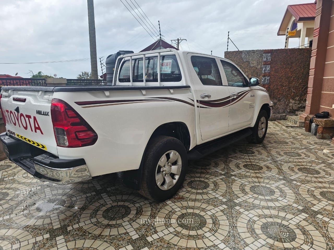 *TOYOTA HILUX* 2019 Model