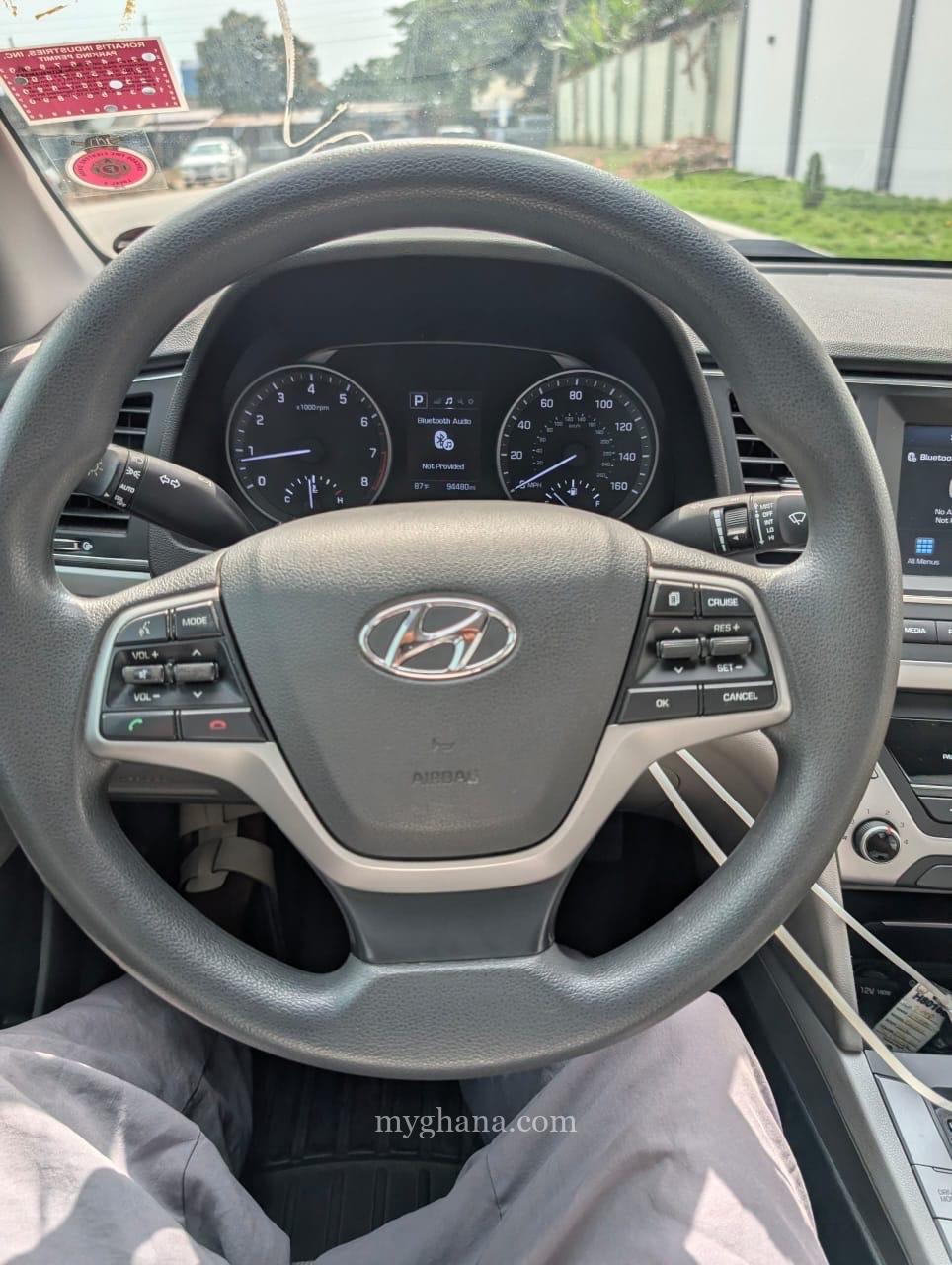 2018 HYUNDAI ELANTRA SE