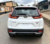 White Honda CR-V Gh 290,000
