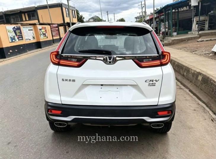 White Honda CR-V Gh 290,000
