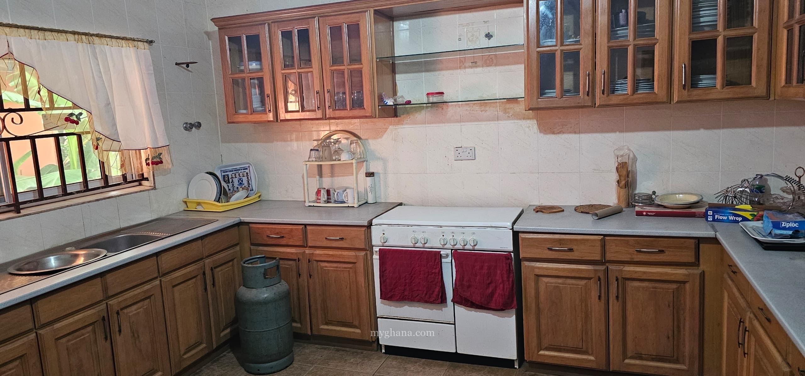 4 BEDROOM HOUSE FOR SALE
