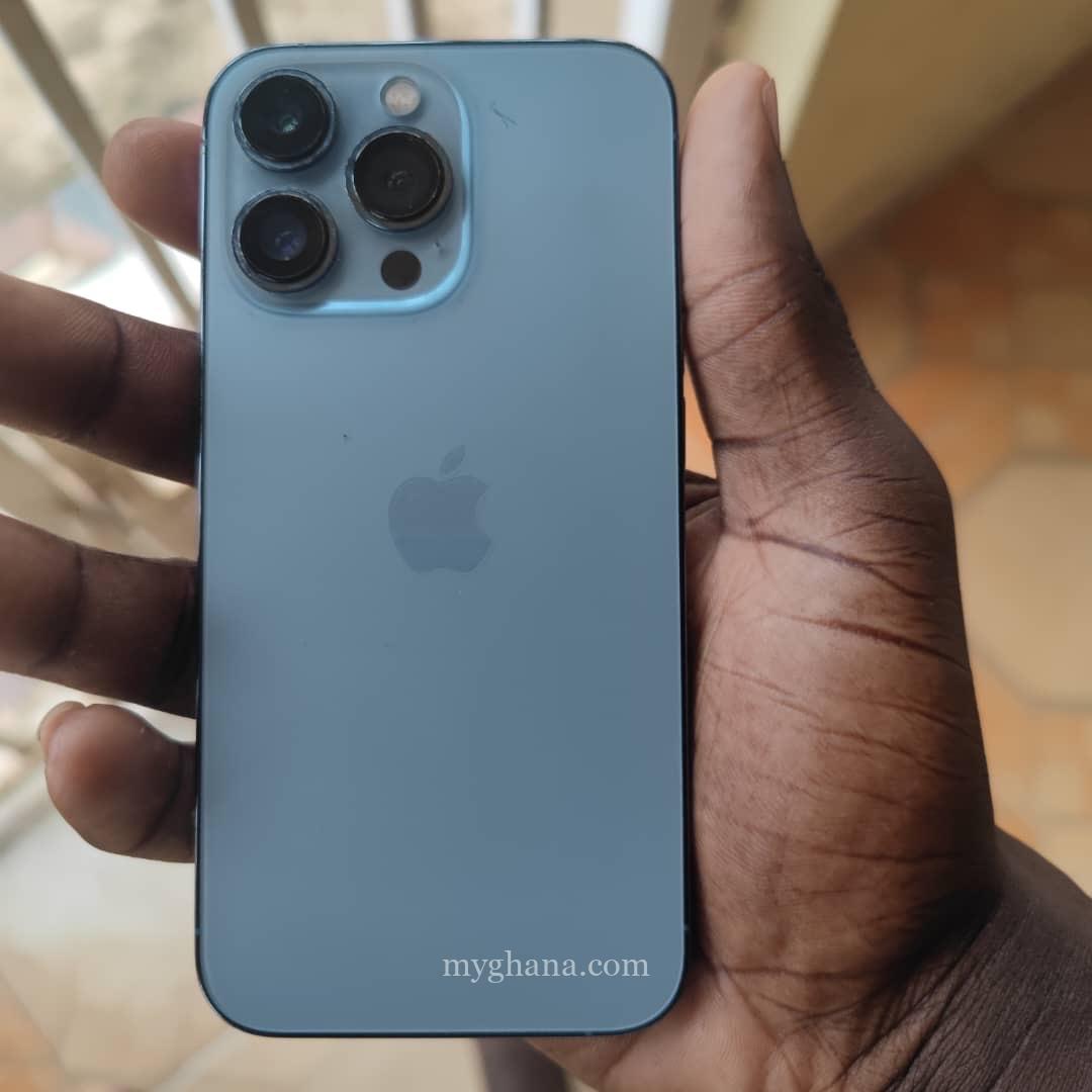 Iphone 13pro 256 gig bh 87 very strong