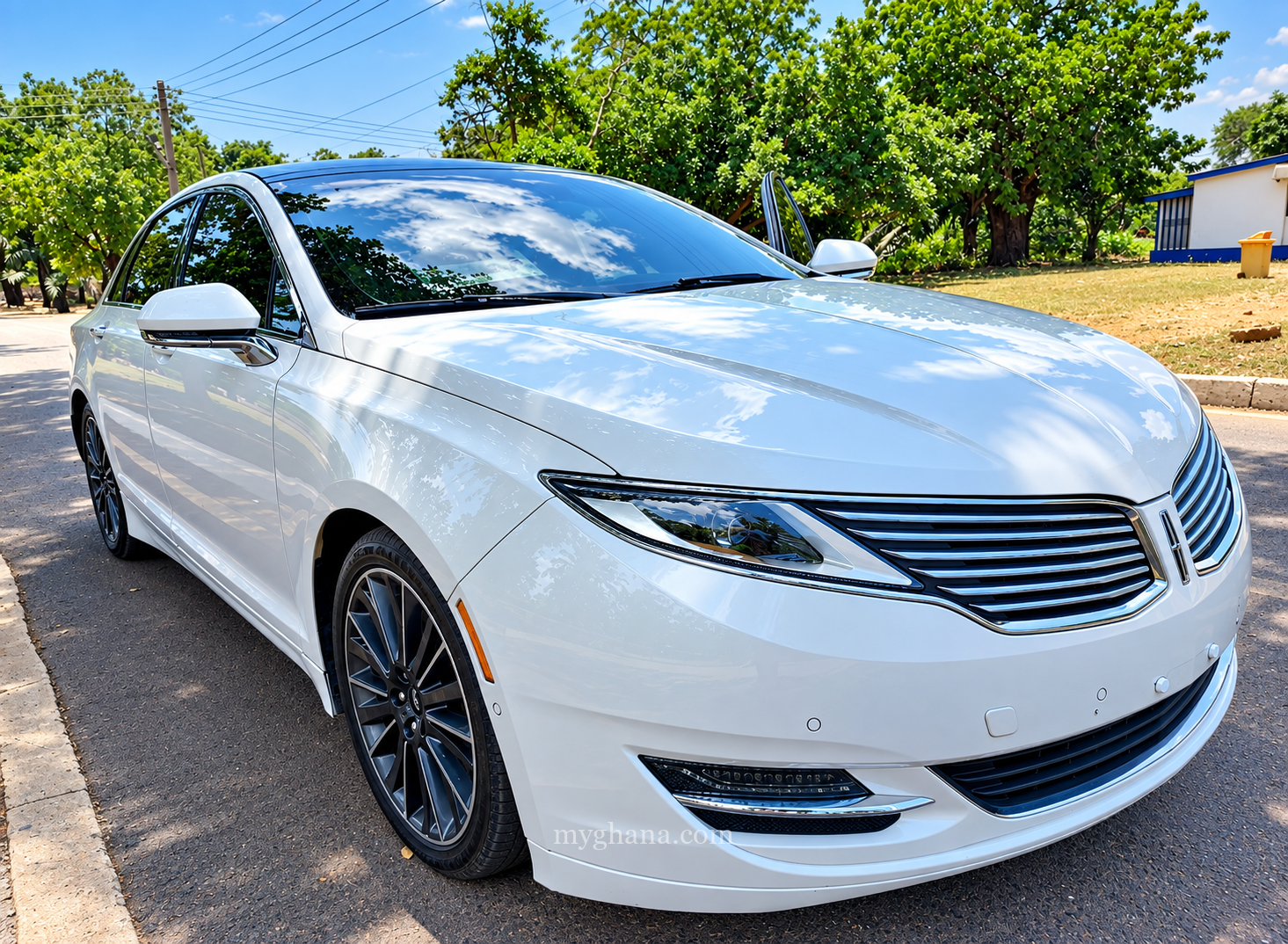 2016 Lincoln MKZ full option with panoramic sunroof for sale