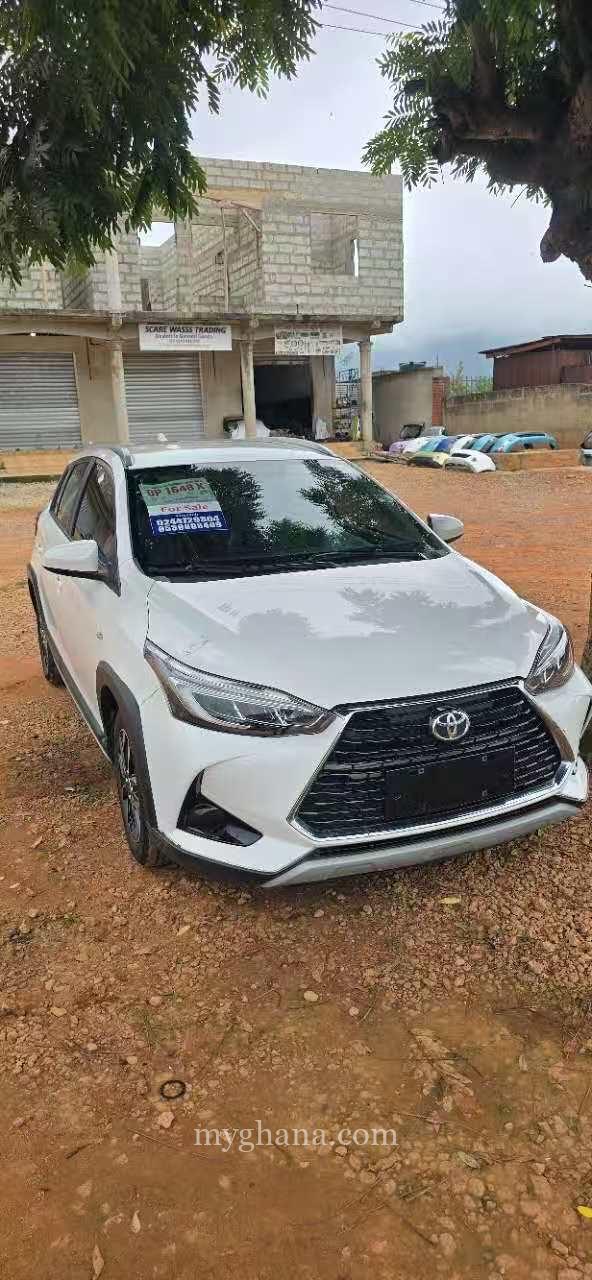 2019 Toyota Yaris L SUV compact