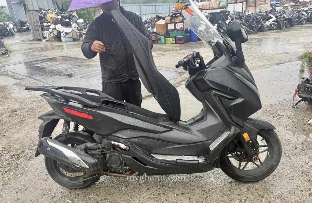 Honda Forza 300cc