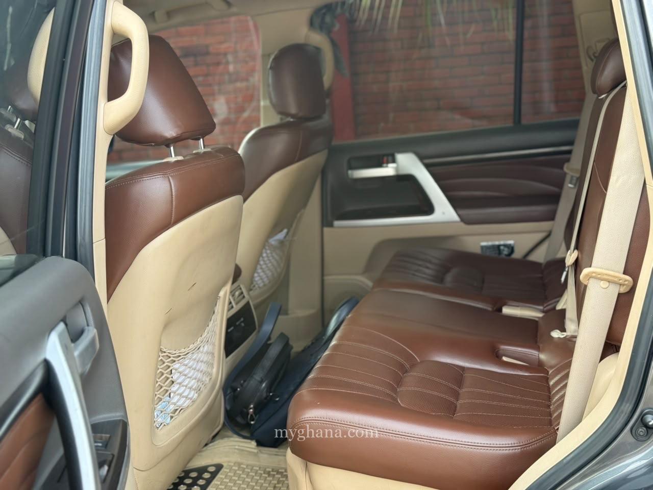 *TOYOTA LANDCRUISER* 2013 UPGRADED 2023