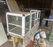 Show case glass koko stand