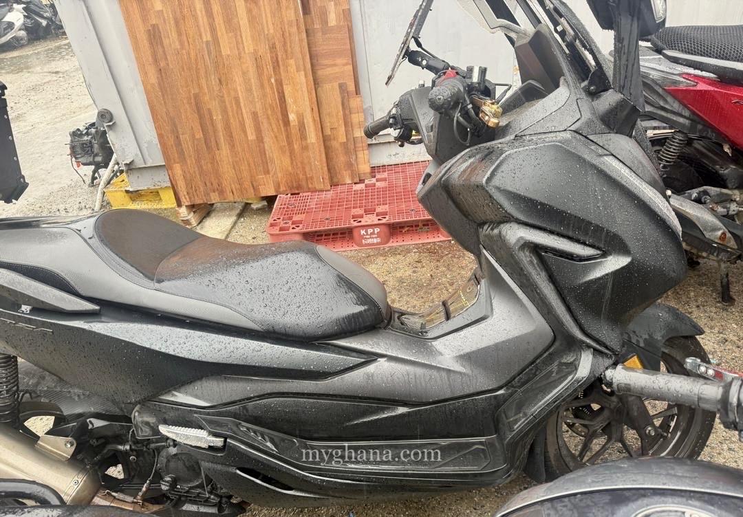 Honda Forza 300cc