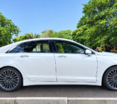2016 Lincoln MKZ full option with panoramic sunroof