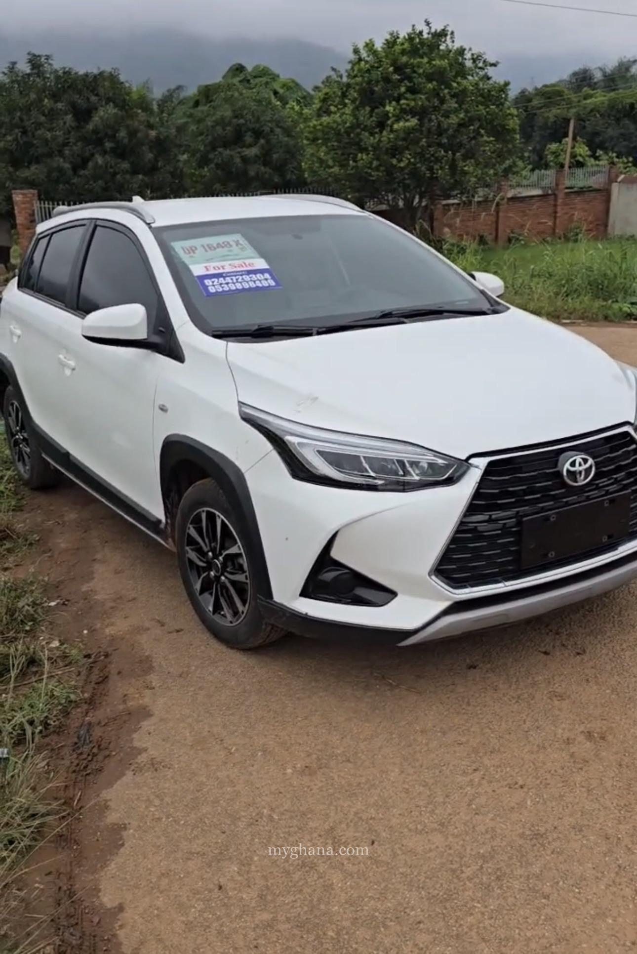 2019 Toyota Yaris L SUV compact