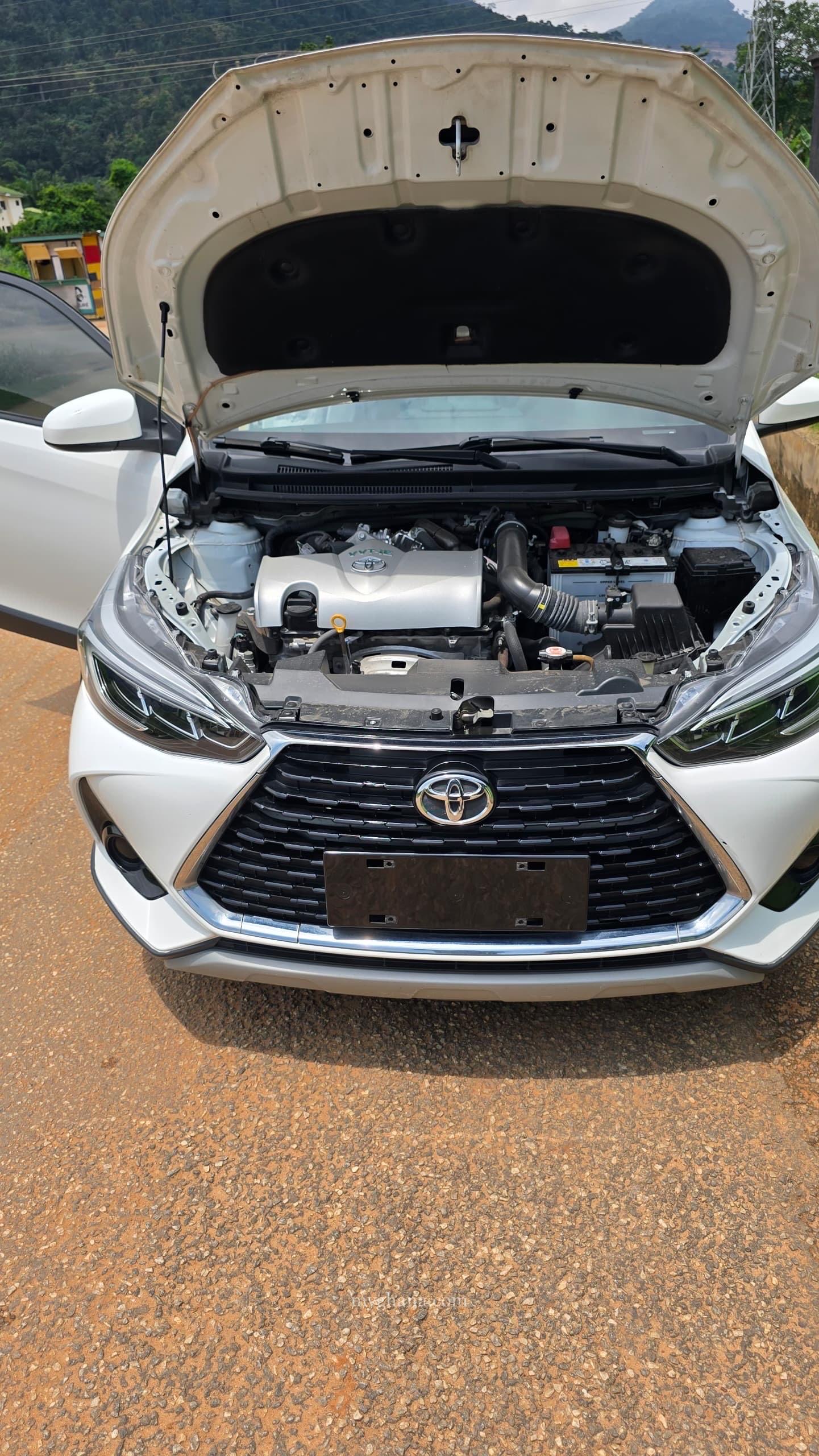 2019 Toyota Yaris L SUV compact