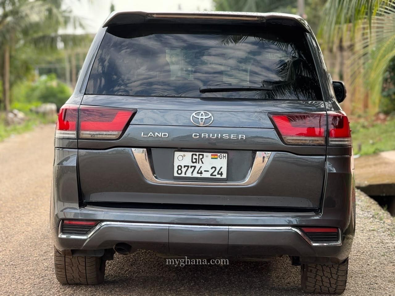 *TOYOTA LANDCRUISER* 2013 UPGRADED 2023