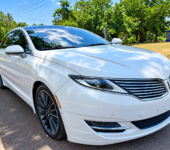 2016 Lincoln MKZ full option with panoramic sunroof